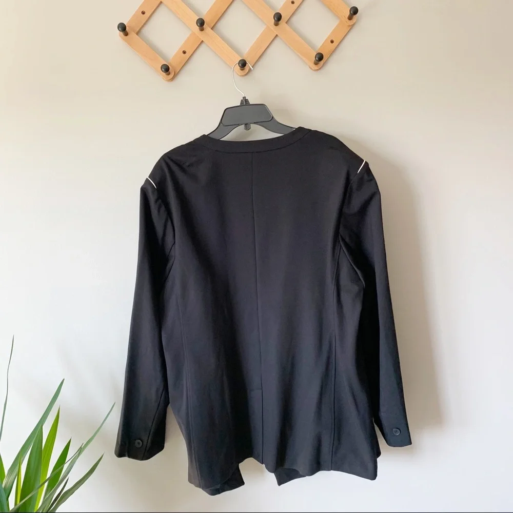 Amanda & Chelsea Black Piped Shoulder Ponte Blazer Jacket | 3X - Picture 4 of 6
